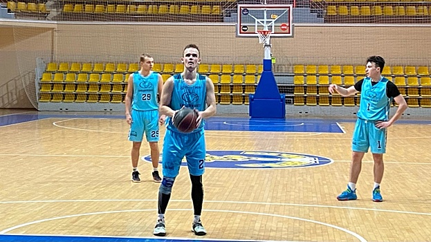 Вологодские «Бульдоги» победили «Великий Устюг» в чемпионате города по баскетболу