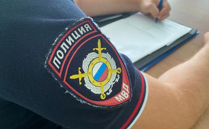 Подростков, угрожающих прохожим в Курске, вызвали в полицию вместе с родителями