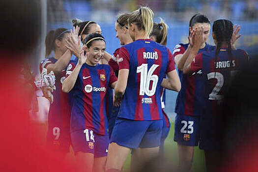 Женская команда "Барселоны" разгромила "Реал" со счетом 5:0 в финале Суперкубка