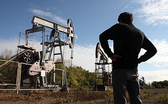 Восемь стран ОПЕК+ увеличат добычу нефти