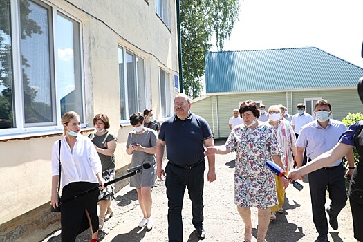 Мельниченко распорядился отремонтировать школу, ДК и два детсада в Никольском районе