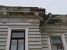 Москвичей возмутило разрушающееся старое здание в центре столицы