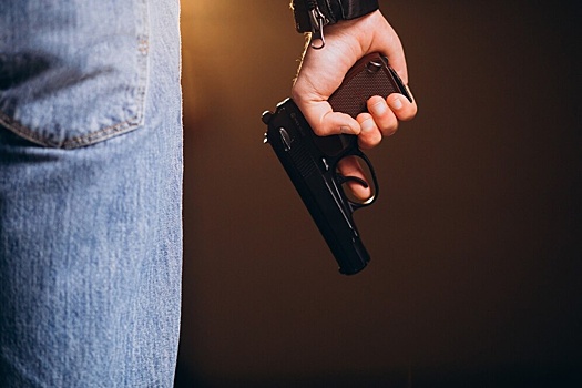 Стрелок из окна в Дзержинске пробовал подаренный пистолет