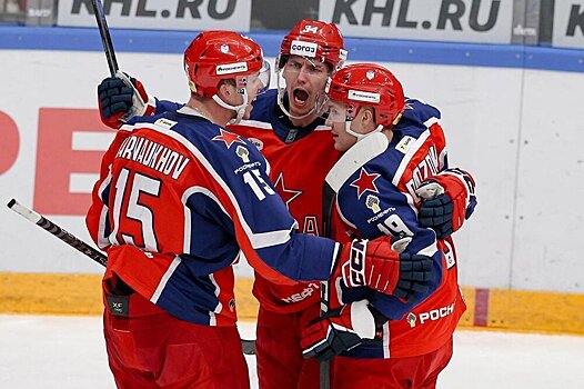 Вайсфельд о ЦСКА: «Выигрывали матчи, которые не должны были. Показывали не самую лучшую игру, но очки набирали. Гурьянов забивал 30 голов за сезон, Охотюк – игрок основы НХЛ, но подвигов не совершают»