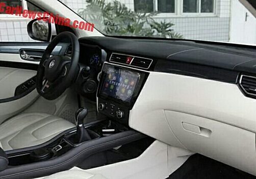 Шпионы рассекретили интерьер Dongfeng Fengguang 580