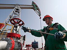 Российским нефтяникам резко подняли зарплаты