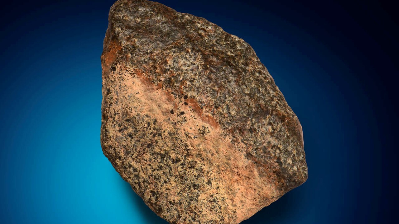 Самый старый марсианский метеорит раскрыл водное прошлое Красной планеты