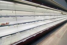 Супермаркет выбросил продукты на сумму 2,7 млн рублей после того, как на них покашляли