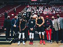 «Миннесота» преподнесла семье Джорджа Флойда игровой мяч после матча