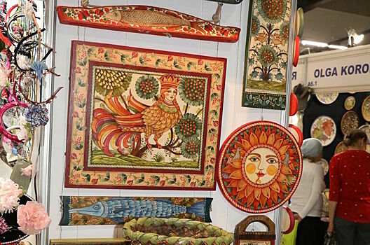 Скульптуры из бересты, ватные игрушки, мастер-класс игры на гуслях: что ждет гостей на выставке-ярмарке «РусАртСтиль»