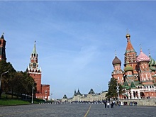 Прокурор запросил 10 месяцев колонии для блогера и его подруги за фото на Красной площади