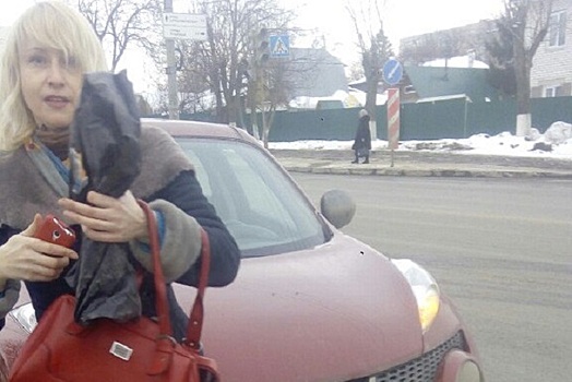 Блондинка на иномарке устроила «газовую атаку» на пешеходов в Нижнем Новгороде