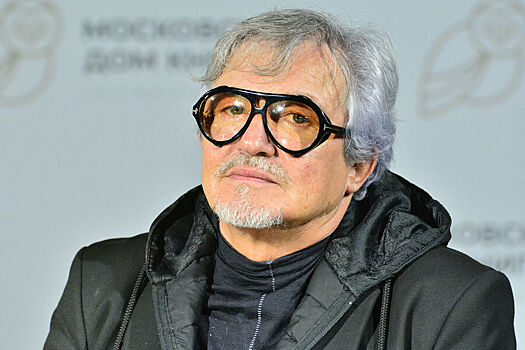 Дибров представил друзьям новую избранницу