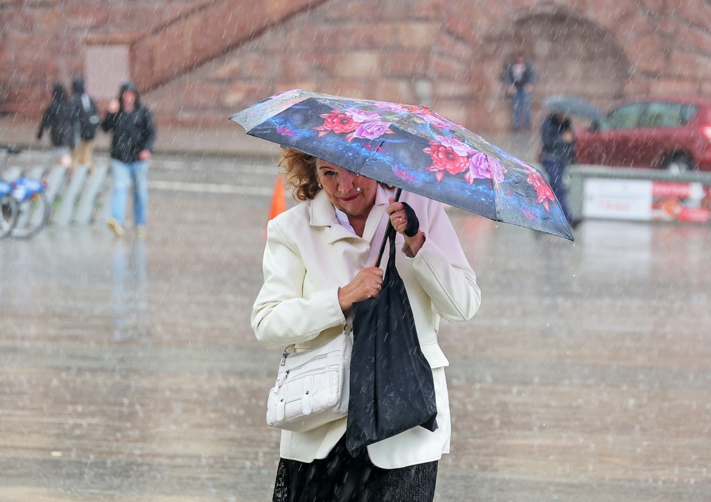 Москвичей предупредили о дождях и похолодании на следующей неделе