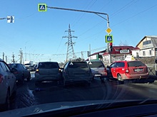 В Пензе по одной полосе в Кривозерье одновременно пытались протиснуться 3 авто