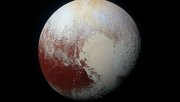"Сердце" Плутона официально назовут в честь советского "Спутника"