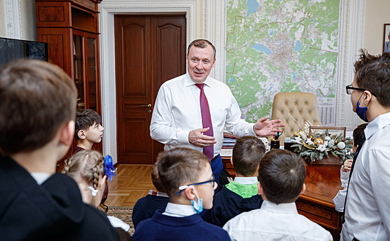 Елку мэра Екатеринбурга перенесли из-за отсутствия детей