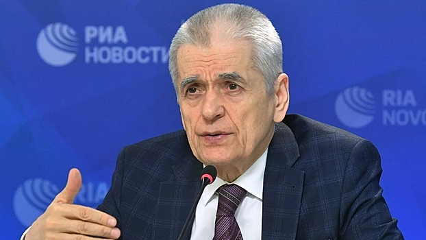 Онищенко прокомментировал разрешение безвизового въезда в Россию для командировок