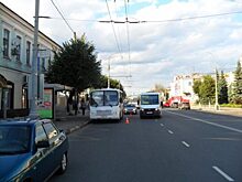 В Орле из-за резкого торможения пострадали две пассажирки маршрутки