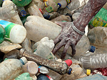 Еще одна страна отказалась от пластика