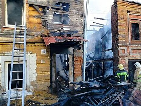 12 человек эвакуировали из пожара на ул. Пензенской в Самаре