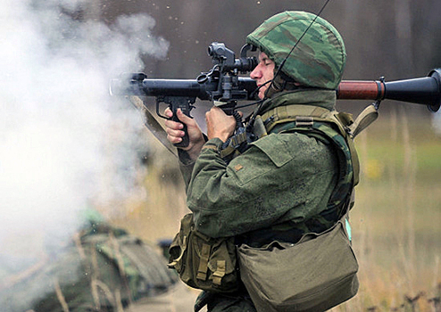 Гранатометчики Приамурского объединения ВВО осваивают применение штатного оружия