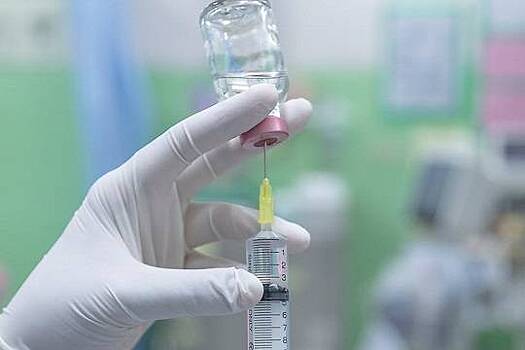 Эксперты назвали сроки начала массового применения вакцины от коронавируса
