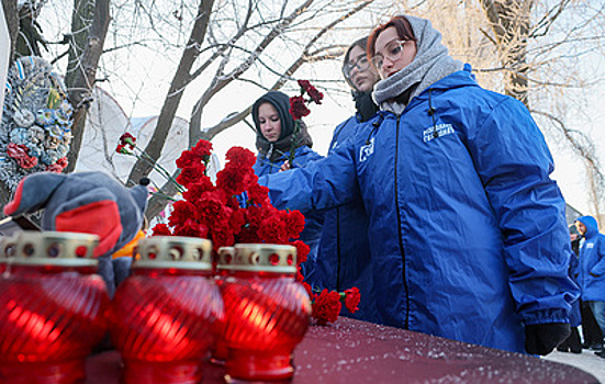В Донецке почтили память погибших при обстреле рынка со стороны ВСУ