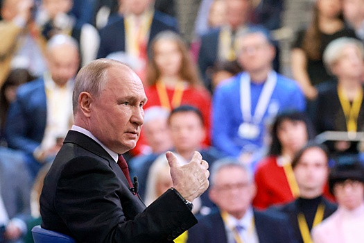 Путин посоветовал уделить время близким в Новый год