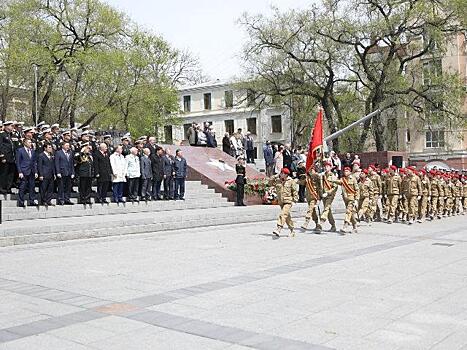 Депутаты Законодательного Собрания Приморья отдали дань уважения солдатам Победы