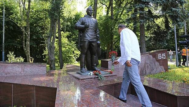 Отреставрированный памятник Воину-Победителю открыли в Кузьминках при поддержке Петра Толстого