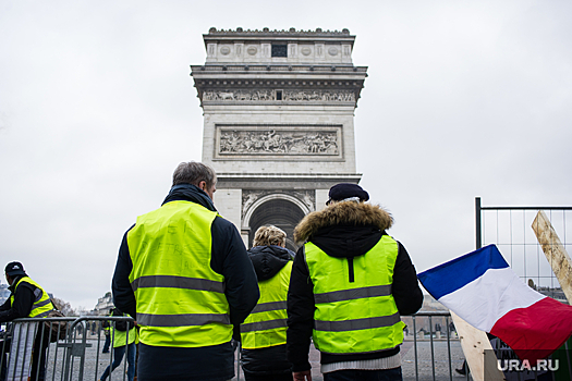 BFMTV: в Париже задержали уже более сотни митингующих против пенсионной реформы
