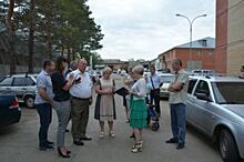Ольга Березнева и Игорь Шепель встретились с жителями дома на Народной