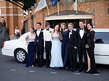 В центре соцпомощи на улице 800-летия Москвы начался сбор праздничной одежды для нуждающихся школьников