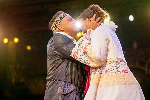 Спектакль "Свадьба Кречинского" поставили в Театре на Трубной