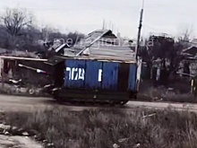 Танки ВС РФ в защите из морских контейнеров показали на видео