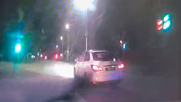 Полицейские Татарстана в ходе погони со стрельбой нагнали в Башкирии лихача на машине без госномеров