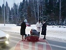 Пьяный россиянин выпал на полном ходу из автобуса через форточку