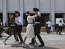 В преддверии Дня Победы 200 пар исполнили вальс у Музея Победы