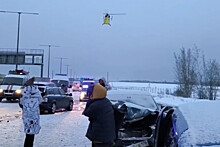На место массового ДТП в Новгородской области прибыли вертолеты