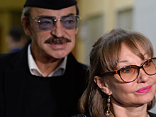 Актриса Лариса Луппиан призналась, что чрезмерно заботилась о детях