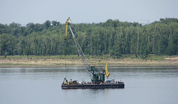 Московская компания утопила в Сарептском затоне Волгограда свой плавкран