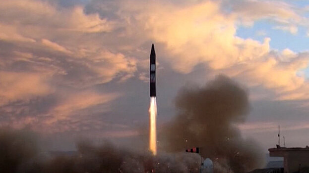 Иран успешно испытал новую баллистическую ракету "Хорремшер"