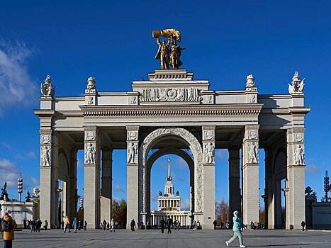 Собянин возложил цветы к Могиле Неизвестного Солдата в честь годовщины Битвы под Москвой