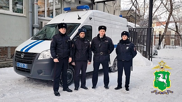 В Томске полицейские сопроводили машину с водителем, получившим травму, до медучреждения