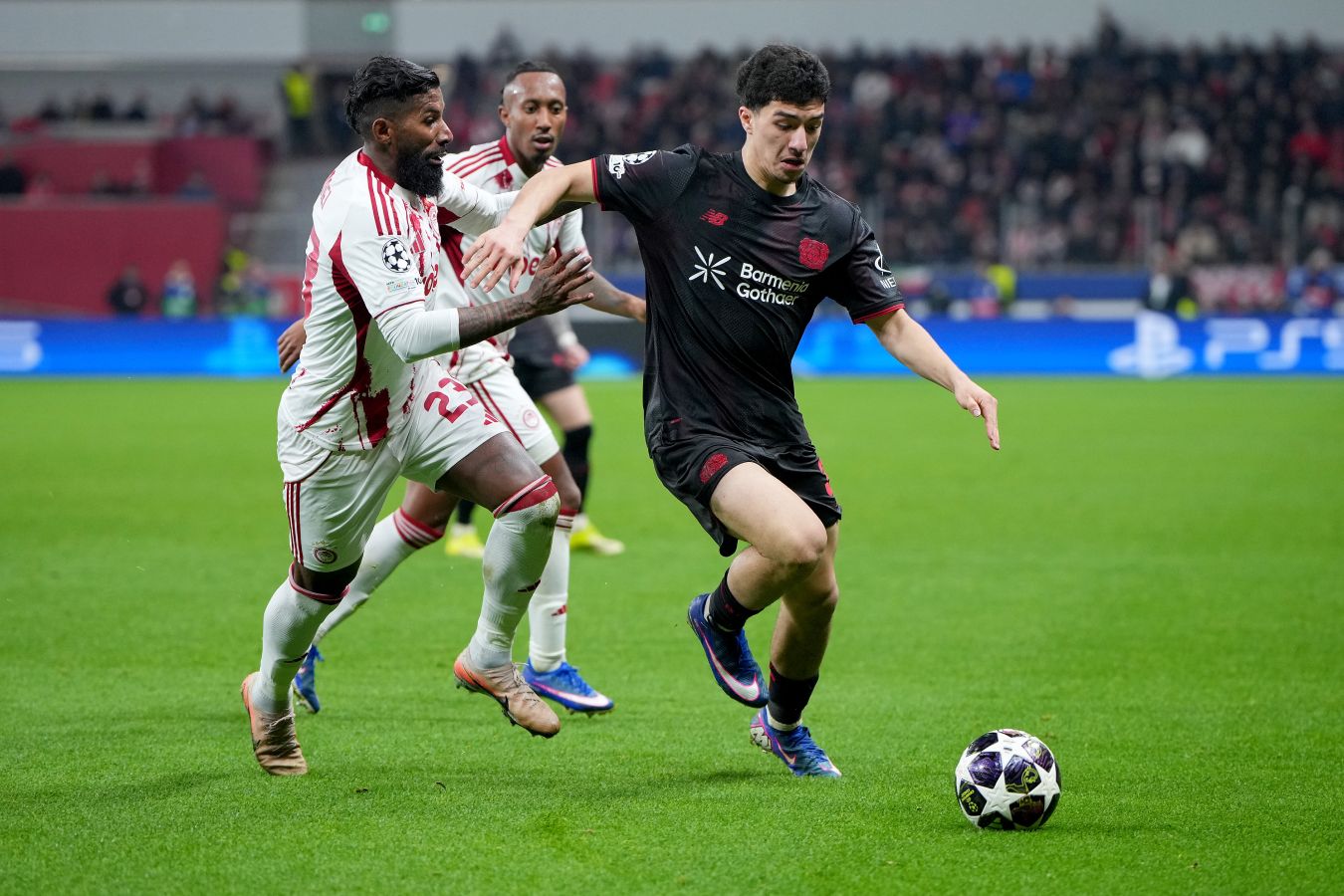 «Байер»&nbsp; дома не смог победить «Олимпиакос», но вышел в 1/8 финала Лиги чемпионов