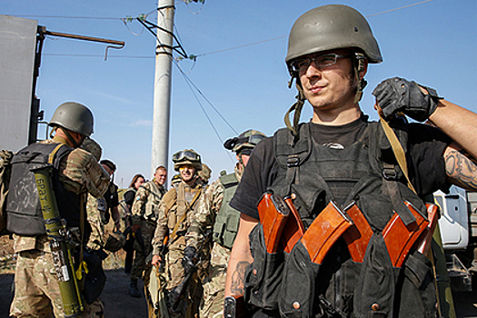 В Донбассе вооруженные отряды начинают делить землю