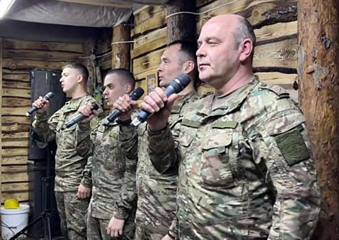 Артисты фронтовой бригады Ансамбля песни и пляски ЦВО выступили для штурмовиков 90-й гвардейской танковой дивизии группировки «Центр» в зоне проведения СВО