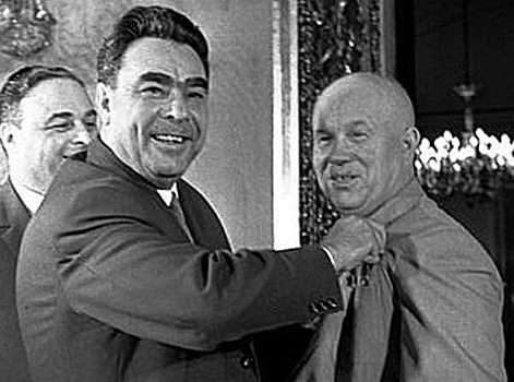 За какие вещи Брежнев мог посадить Хрущева после смещения