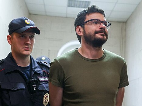 Суд в Москве арестовал Илью Яшина по делу о фейках о ВС РФ